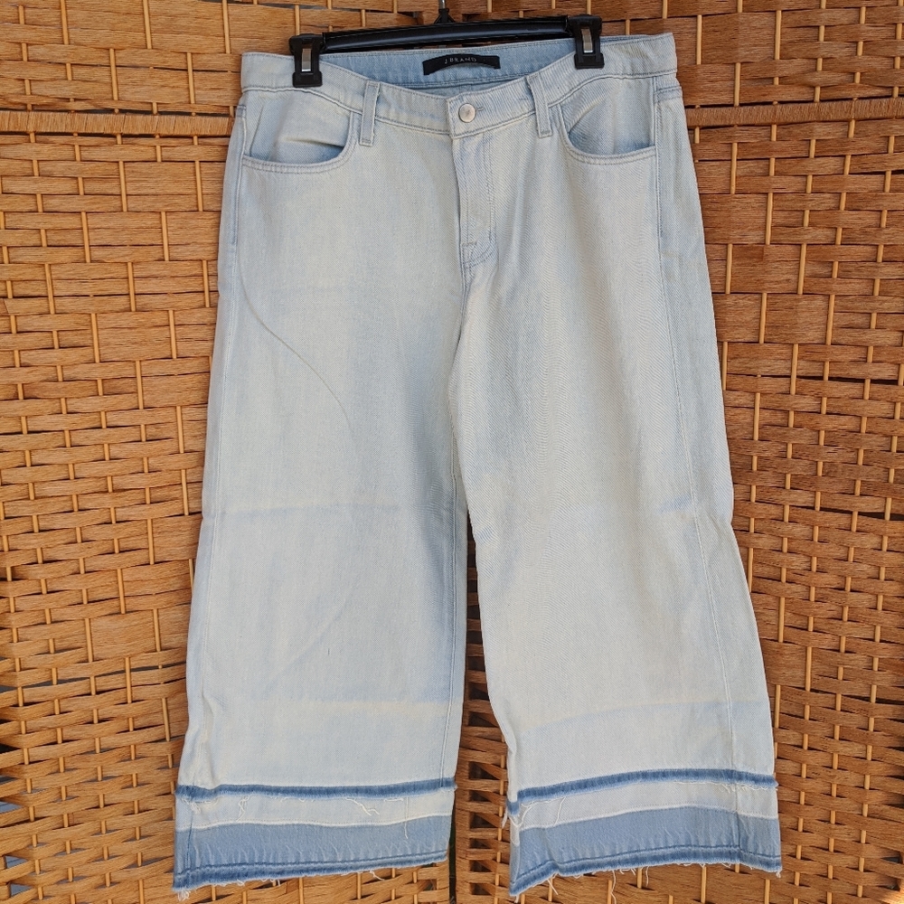 Cropped Jbrand light wash jeans